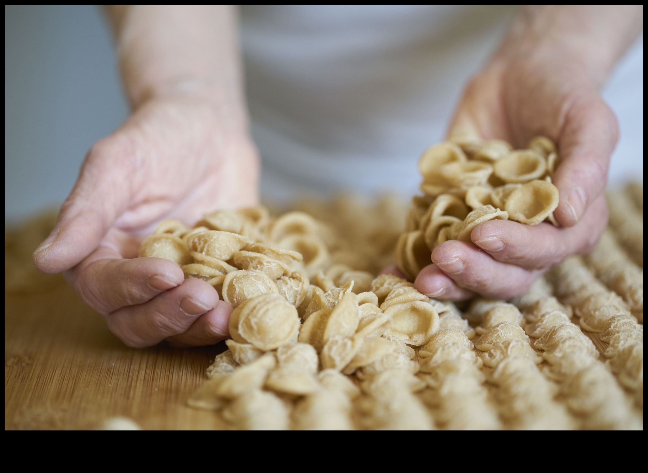 مغامرات الطهي المحلية اكتشف روائع المكونات المحلية الطازجة 4 مغامرات الطهي المحلية: صياغة المسرات في مطبخك
