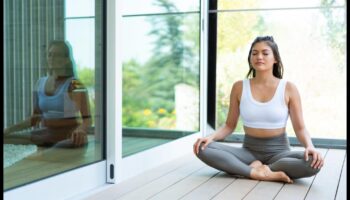 الهدوء الداخلي: رحلة إلى العافية العقلية مع التأمل